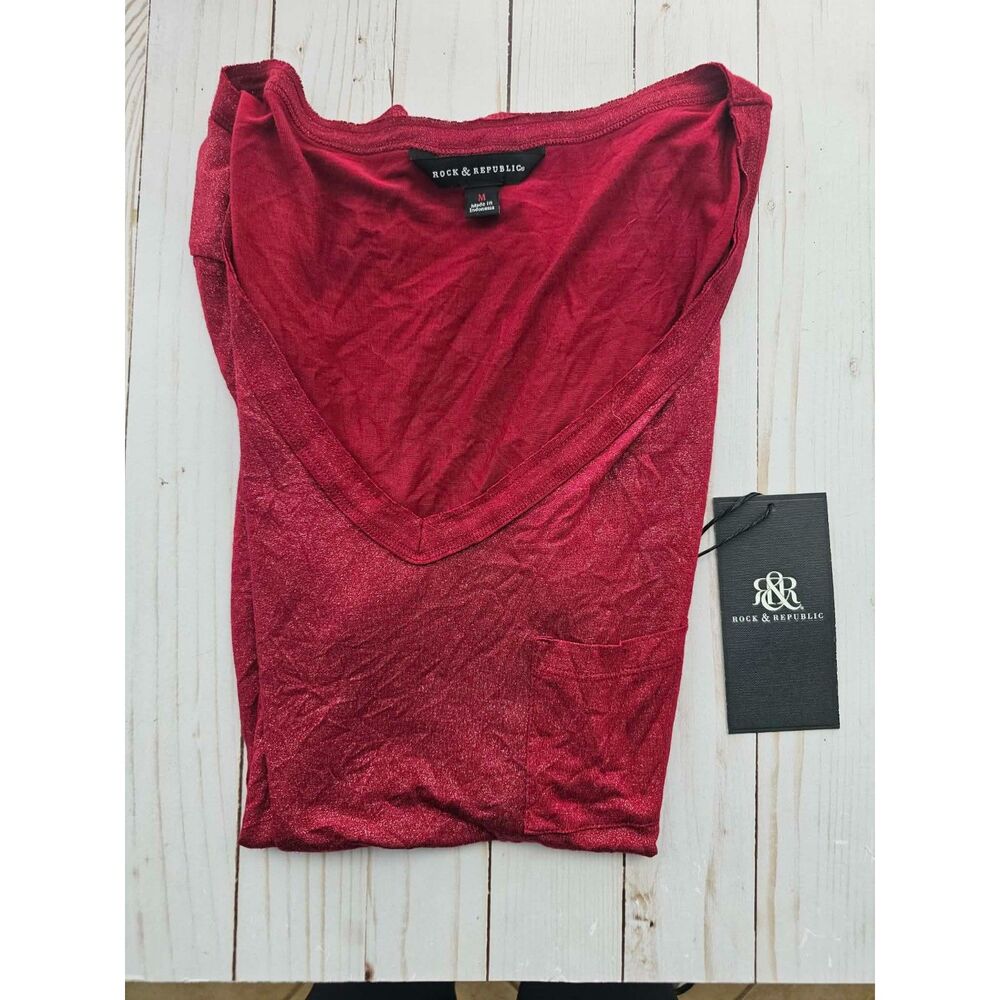 NWT Rock & Republic Women’s M Red Glitter Shimmer V-Neck Top 100% Rayon